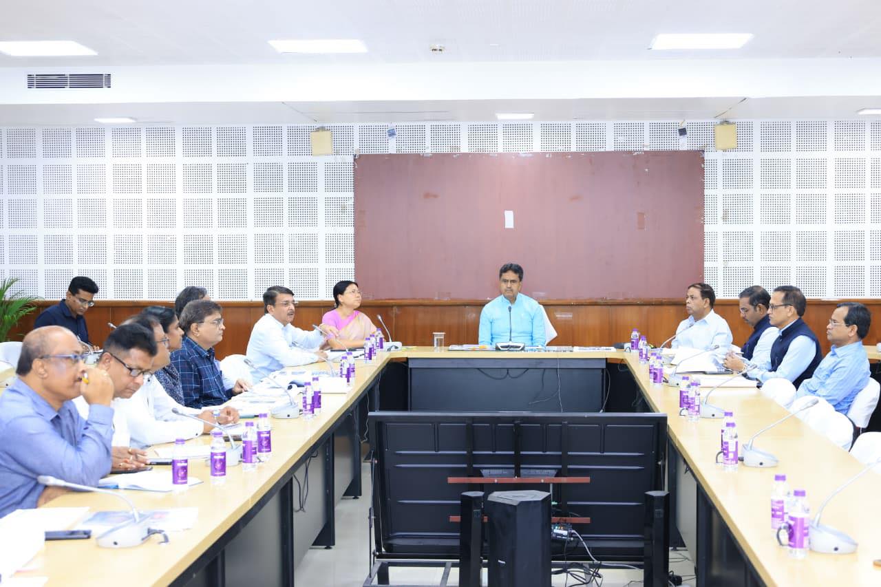 আইপ্যাটের গভর্নিং বডির বৈঠকে মুখ্যমন্ত্রী, স্থানীয় সম্পদকে কাজে লাগিয়ে শিল্প বিকাশের পথ সুগম করতে হবে