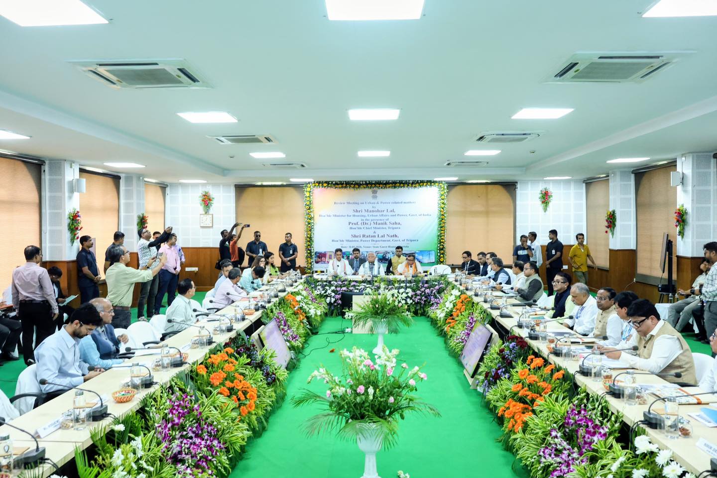 নগরোন্নয়ন ও বিদ্যুৎ ব্যবস্থার অগ্রগতি বিষয়ে পর্যালোচনা সভা উন্নত রাষ্ট্র গঠনে বিদ্যুতের ভূমিকা অপরিসীম: মুখ্যমন্ত্রী রাজ্যে ১১টি সিউয়েজ ট্রিটমেন্ট প্ল্যান্ট স্থাপন করার কাজ চলছে: কেন্দ্রীয়মন্ত্রী
