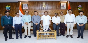 জনগণনা: নিজের তথ্য নথিবদ্ধ করে রাজ্যপাল, সম্পদ বরাদ্ধ এবং উন্নয়ন প্রকল্প বাস্তবায়নের ক্ষেত্রে জনসংখ্যার তথ্যই মূল ভিত্তি হিসেবে কাজ করে