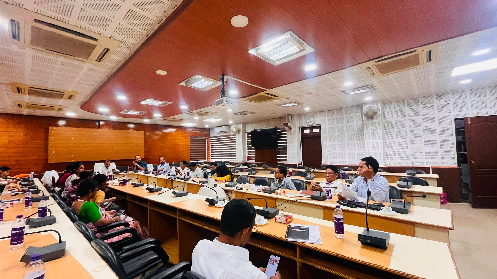 পশ্চিম ত্রিপুরা জিলা পরিষদের শিক্ষা ও স্বাস্থ্য বিষয়ক স্থায়ী কমিটির সভা অনুষ্ঠিত