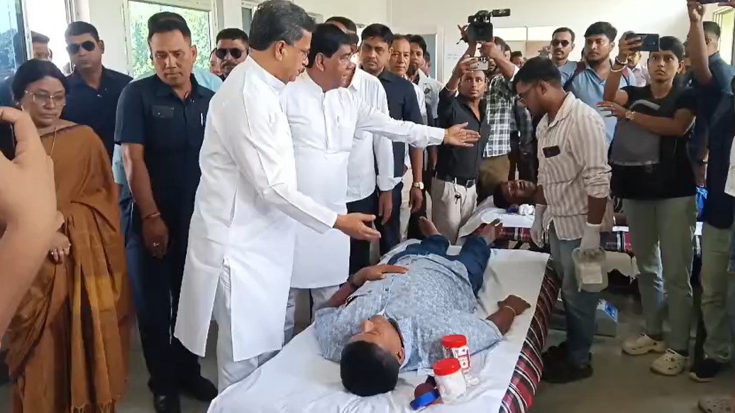 অরবিন্দ সংঘ আয়োজিত রক্তদান শিবিরে মুখ্যমন্ত্রী, রক্তদানের মতো কর্মসূচির মাধ্যমে সমাজে ধর্ম-বর্ণ-শ্রেণি ভেদাভেদের মনোভাব হ্রাস পাচ্ছে