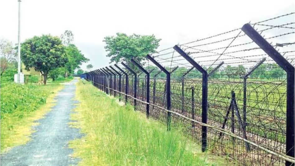 ধলাই জেলায় ভারত-বাংলাদেশ সীমান্ত এলাকায় সাধারণ মানুষের চলাচলের উপর বিধিনিষেধ জারি