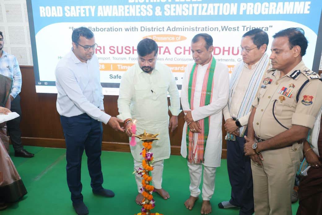 সড়ক দুর্ঘটনা ও মৃত্যুর সংখ্যা কমিয়ে আনতে পুলিশ ও প্রশাসন সম্মিলিতভাবে কাজ করছে: পরিবহণ মন্ত্রী