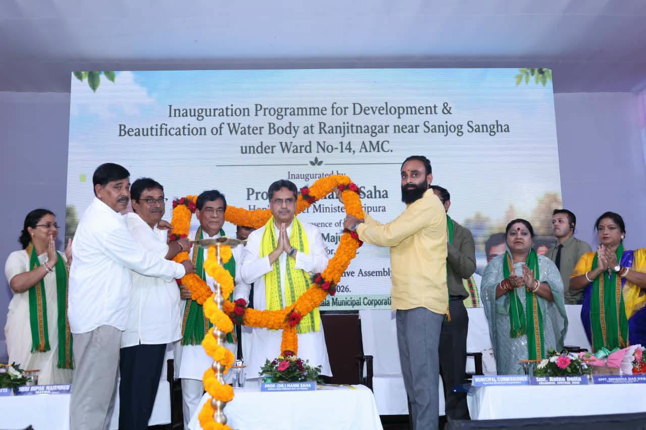 রঞ্জিতনগর জলাশয়ের নবনির্মিত সৌন্দর্যায়ন পরিকাঠামোর উদ্বোধন পুর নিগম এলাকায় জলাশয়গুলির সৌন্দর্যায়নের ফলে সুস্থ্য ও সুন্দর পরিবেশ গড়ে উঠছে: মুখ্যমন্ত্রী