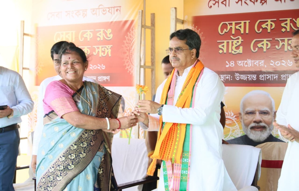 ‘সেবা কে রং, রাষ্ট্র কে সঙ্গ’ কর্মসূচিতে মুখ্যমন্ত্রী, দেশজুড়ে এই কর্মসূচির মাধ্যমে জনসেবা, জাতীয় চেতনা এবং সামাজিক দায়বদ্ধতার বার্তা ছড়িয়ে দেওয়ার প্রচেষ্টা নেওয়া হয়েছে